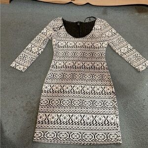 Size medium forever 21 sleeved dress